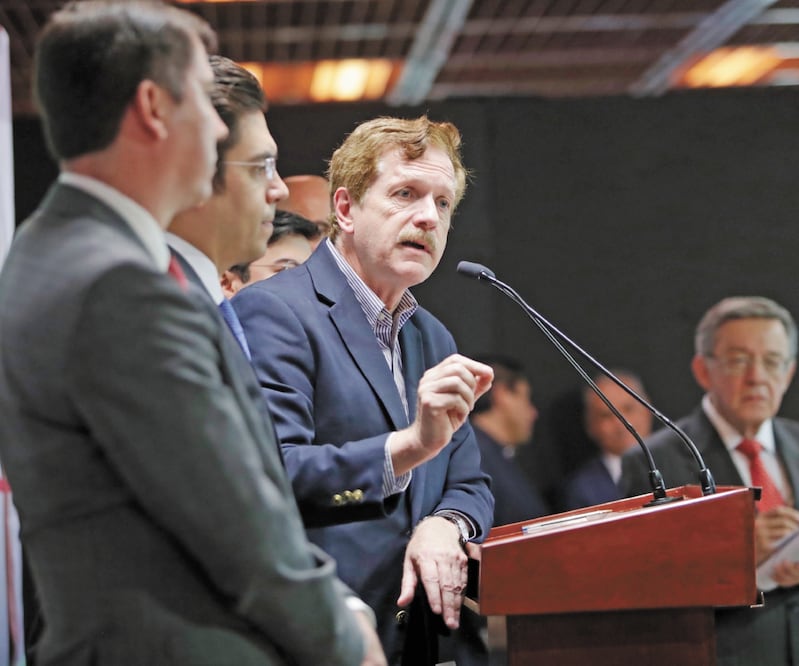 Juan Carlos Romero Hicks dijo que elevar a rango constitucional proyectos sin soporte económico es atractivo, pero engañoso. ARCHIVO EL UNIVERSAL