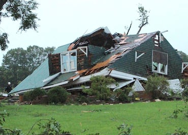 Tormenta "Debby" produce tornados que dejan un muerto en Carolina del Norte; suman 6 fallecidos por el ciclón en EU