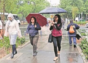 Prevén hasta 30 grados y tarde lluviosa en CDMX