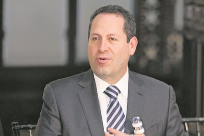 Entrega Eruviel apoyos a migrantes en EU