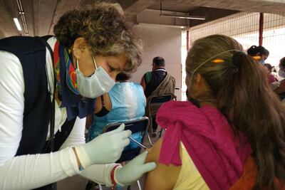 María cumplió 51 años y celebró colocándose la vacuna contra Covid-19 en Toluca