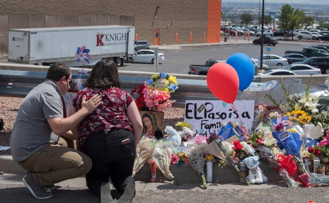 Memorial por las víctimas en el tiroteo de El Paso, Texas. Foto: AFP