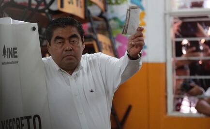 Vota Barbosa y considera amplio margen de ventaja a su favor en Puebla