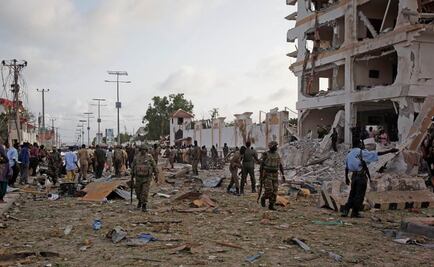 Suman 13 muertos por atentado en hotel de Somalia