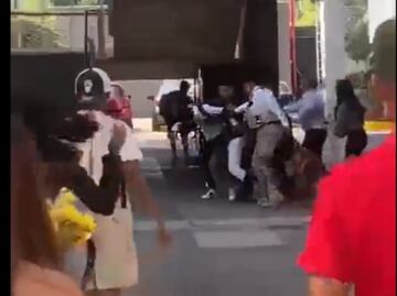 Por riña entre 2 alumnos desalojan UVM campus Coyoacán, VIDEOS