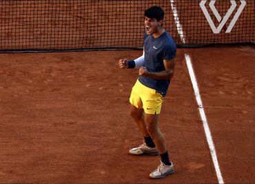 Carlos Alcaraz se convirtió en el tenista más joven en llegar a finales de Grand Slam en las tres superficies