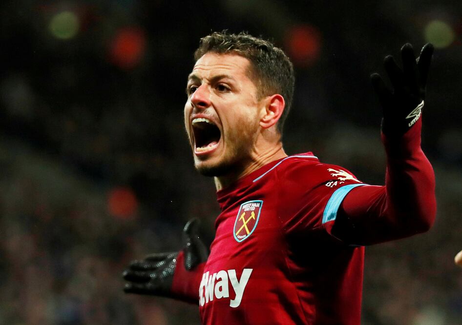 Reuters. Javier Hernández durante un partido con el West Ham