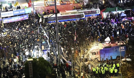 Líder parlamentario demócrata en Corea del Sur dice que presidente debería “dimitir inmediatamente”; "ya no puede estar al frente"