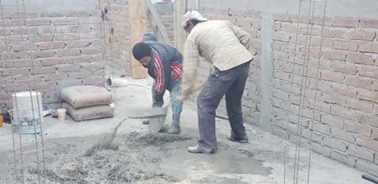 El niño albañil con 9.7 de promedio que sueña con ser arquitecto