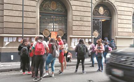 Feministas protestan por abusos a niños en escuelas