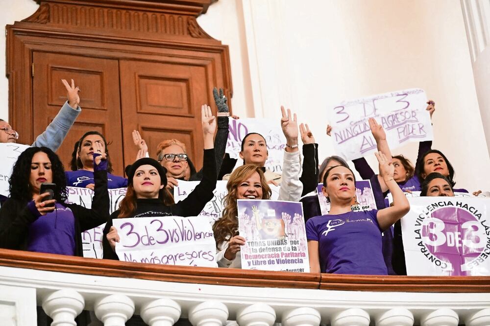Colectivos feministas celebraron la aprobación de la Ley 3de3 contra la violencia, la cual es resultado de una larga lucha, indicaron. Foto: Especial