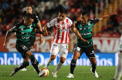 ¿Quién es Dieter Villalpando, el nuevo jugador de las Chivas?