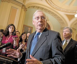 Tras años de críticas, el líder republicano en el Senado, Mitch McConnell, respalda a Trump