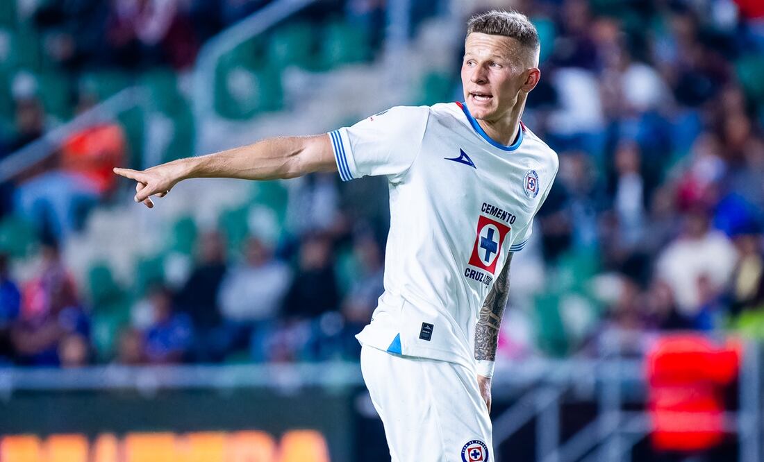 Mateusz Bogusz con Cruz Azul, durante la Jornada 10 del Clausura 2025 - Foto: Imago7