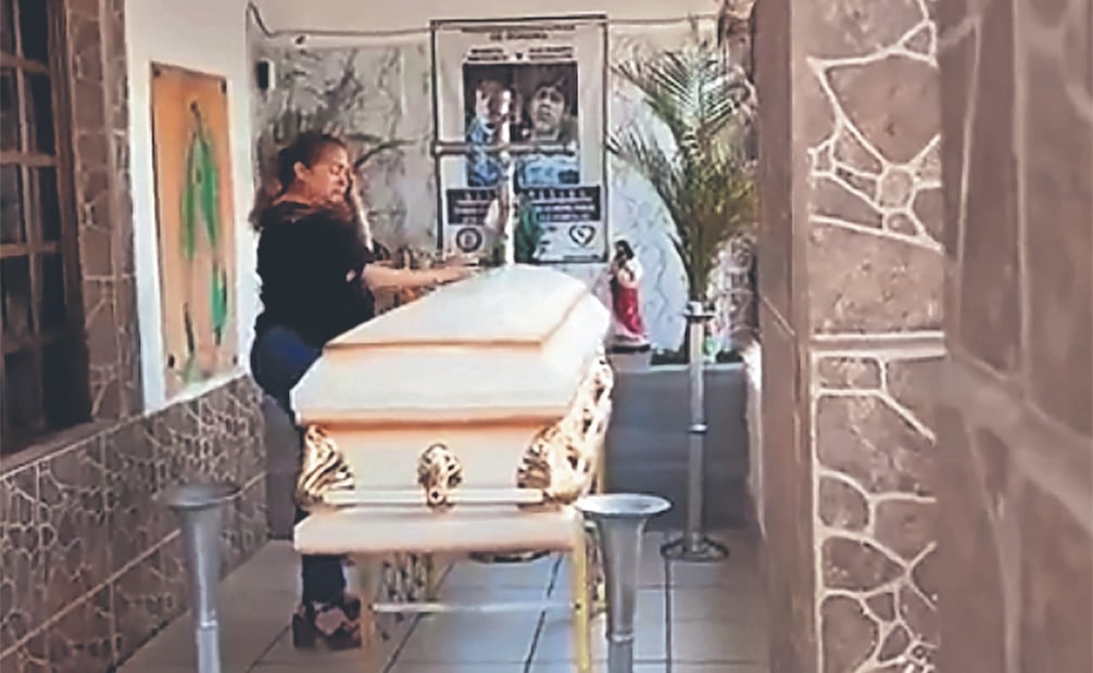 El velorio de Marco Antonio se lleva a cabo en Bahía de Kino, y Ceci Patricia dijo que será abierto a todas las personas que la han acompañado. Foto: Tomada de video