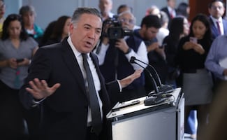 Enrique Inzunza, imputado en EU y sin partido, pero arropado por Morena; mantiene privilegios, pese abandono de bancada