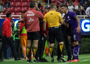 Con polémica, Chivas derrotó a Toluca