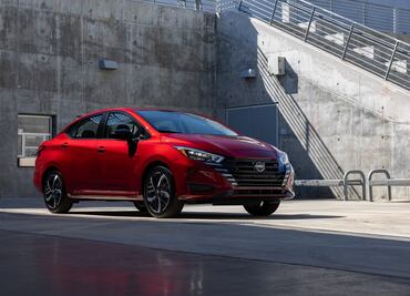 Nissan Versa 2023, nueva cara para el sedán subcompacto
