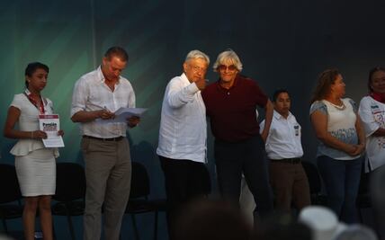 Gritan “¡Guarderías sí!” durante mitin de AMLO en Mazatlán