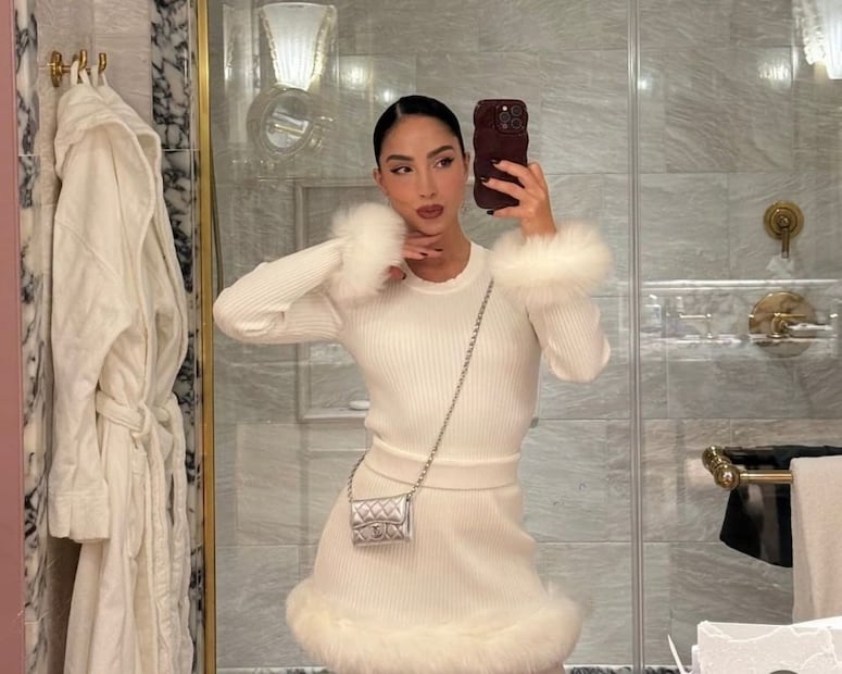 Las medias blancas vuelven como un guiño moderno a la estética Y2K. Foto: Instagram @oficialmariachacon