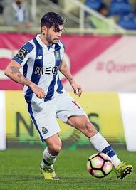 “Tecatito” echa lumbre en triunfo del Porto