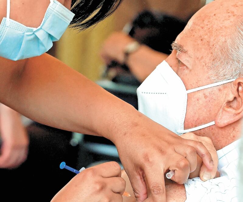 Aseguradoras esperan efecto positivo por la vacunación. Foto: ARCHIVO EL UNIVERSAL