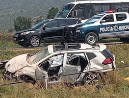 Equipo de seguridad de Alicia Bárcena se accidenta en la carretera México-Pachuca; hay un muerto