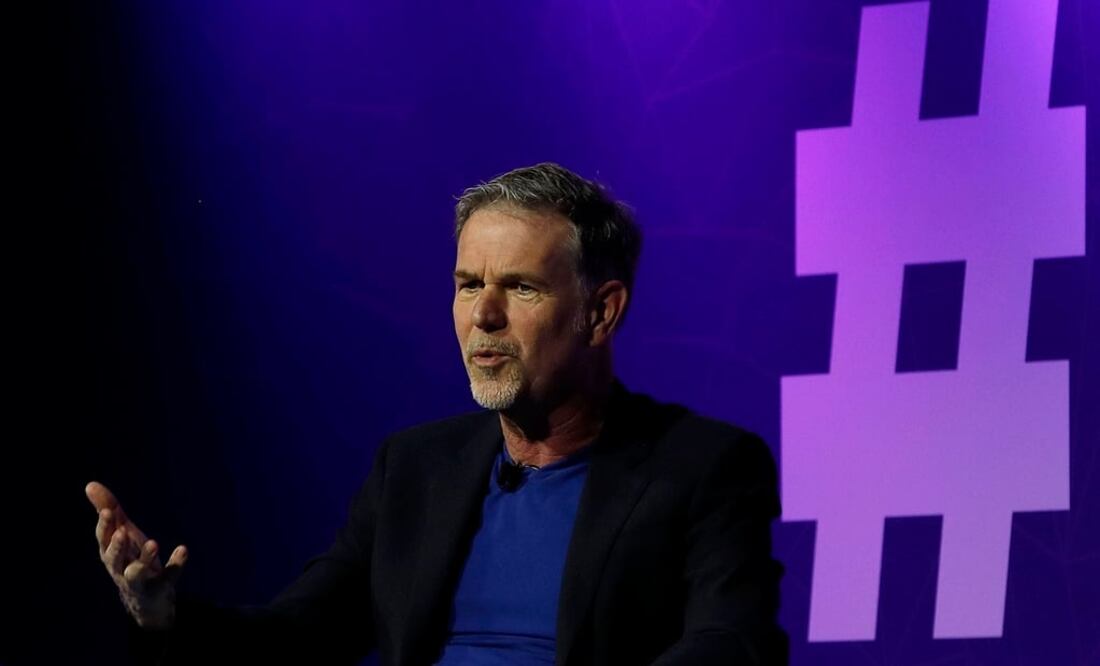 FOTO: El fundador y consejero delegado de Netflix, Reed Hastings, durante la charla que han mantenido en el Mobile World Congress (MWC). EFE