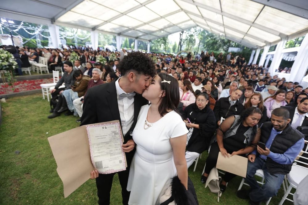 Este 14 de febrero, 400 parejas contrajeron matrimonio en una boda colectiva en la CDMX. (Foto: Francisco Rodríguez/ EL UNIVERSAL)
