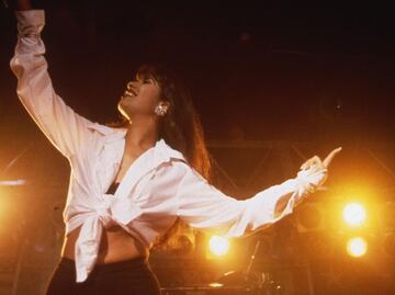Viudo de Selena Quintanilla la recuerda a 29 años de su muerte: "su luz brilla más que nunca"