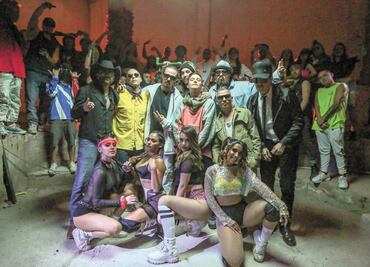 Kinky prueba en el género urbano