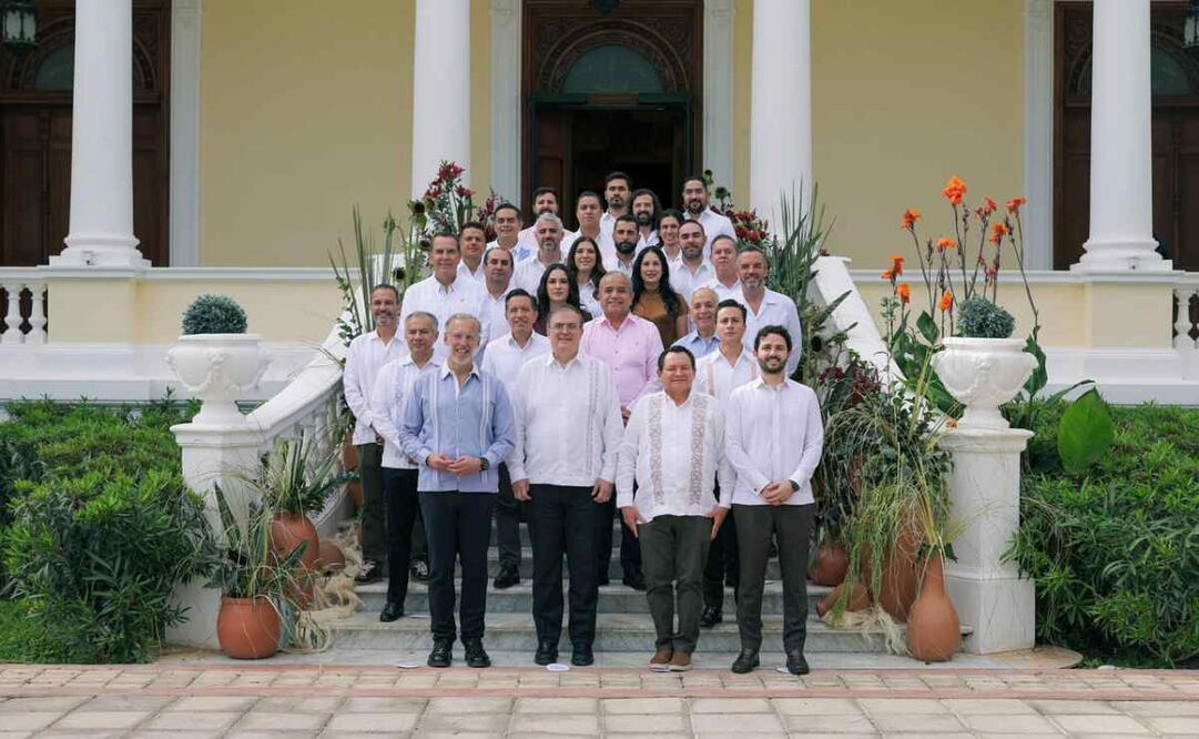 Reunión del Secretario de Economía, Marcelo Ebrard con el gobernador de Yucatán, Joaquín Díaz Mena en el Palacio de Gobierno del estado / Foto: Especial