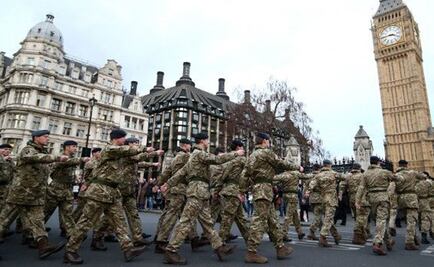 Orgía de militares británicos con una mujer desata escándalo