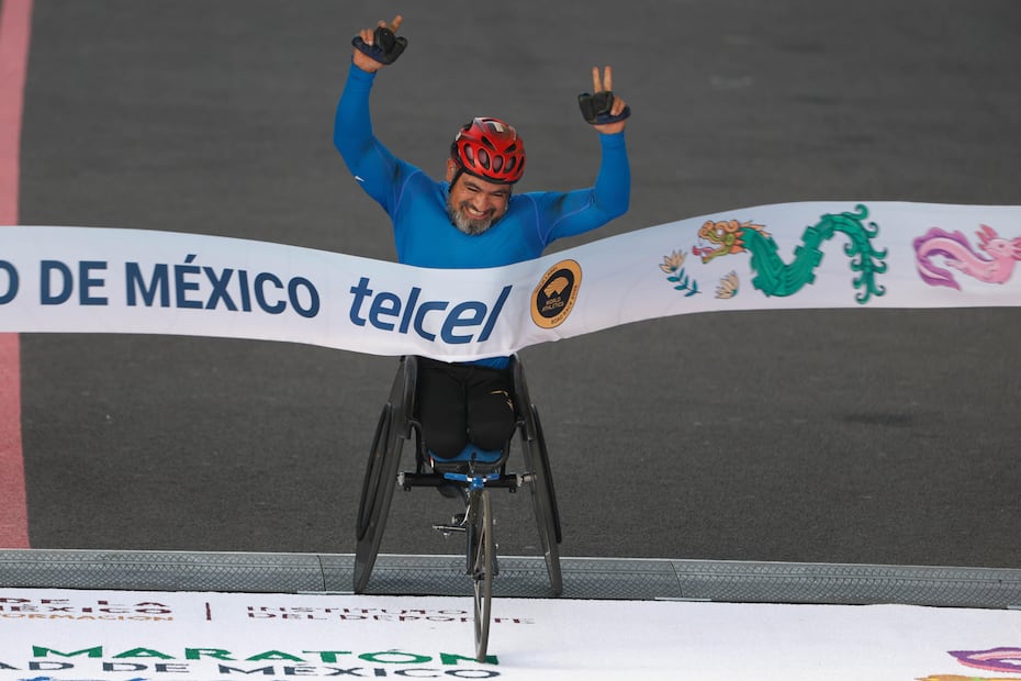 Gonzalo Valdovinos en el Maratón de la Ciudad de México 2026 - Foto: Diego Simón Sánchez | EL UNIVERSAL