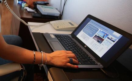 Regidora cambia silla por cama en home office