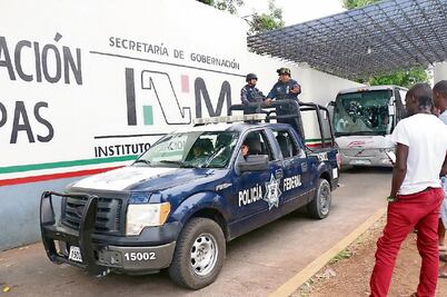 Repatrian a 93 cubanos por motín en estación