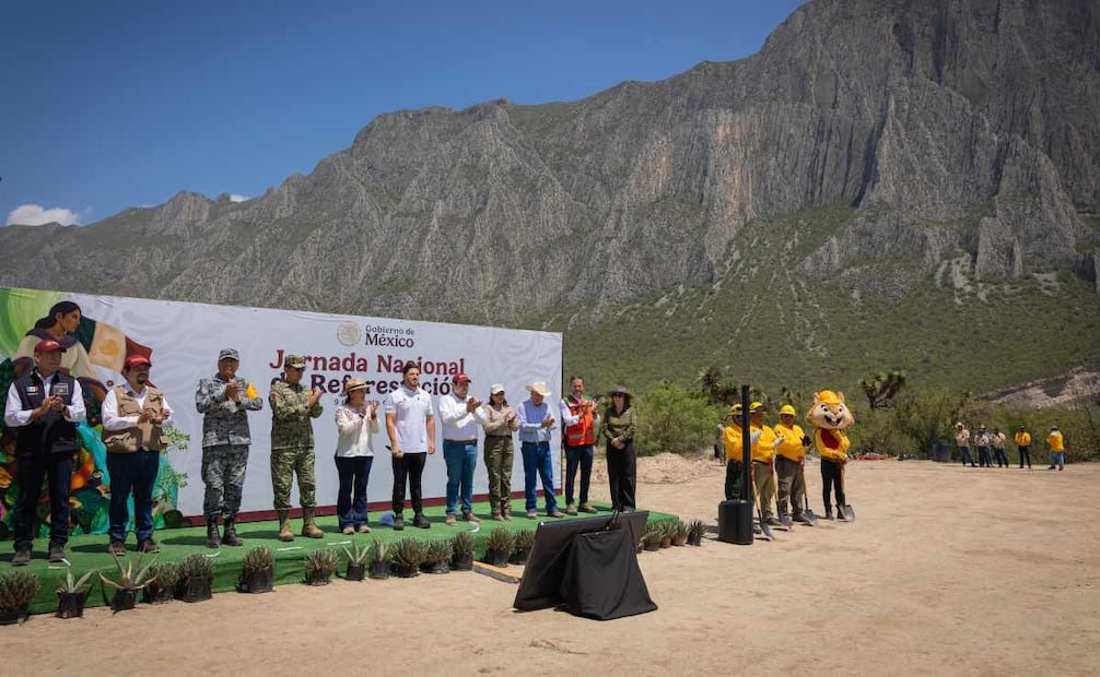 Samuel García encabeza jornada de reforestación en La Huasteca, NL (09/08/2026). Foto: Especial
