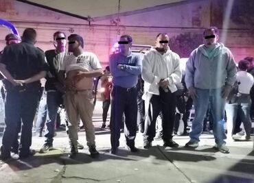 Detienen a 5 presuntos polleros y retienen a 17 migrantes en la México-Pachuca