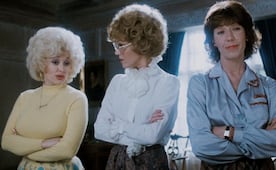¿Qué ver?: "Cómo eliminar a su jefe", la comedia con la que Dolly Parton debutó en el cine