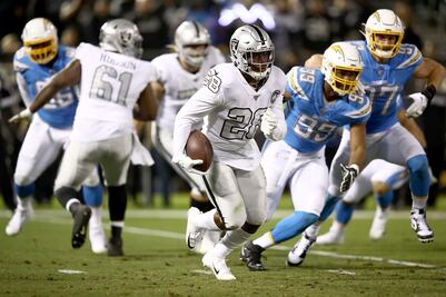 Raiders de Oakland amarga el viaje de los Chargers a México