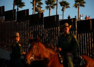 Trump orders building of Mexico border wall, targets U.S. 'sanctuary' cities