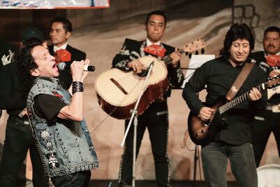 Se viraliza video de Lora corriendo a fans del show