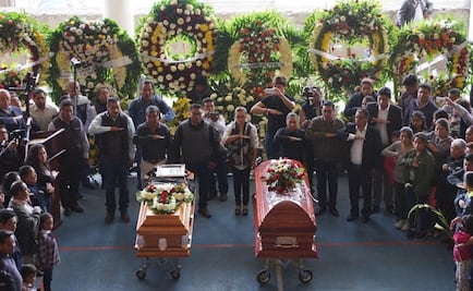 Realizan homenaje luctuoso a autoridades asesinadas de Tlaxiaco