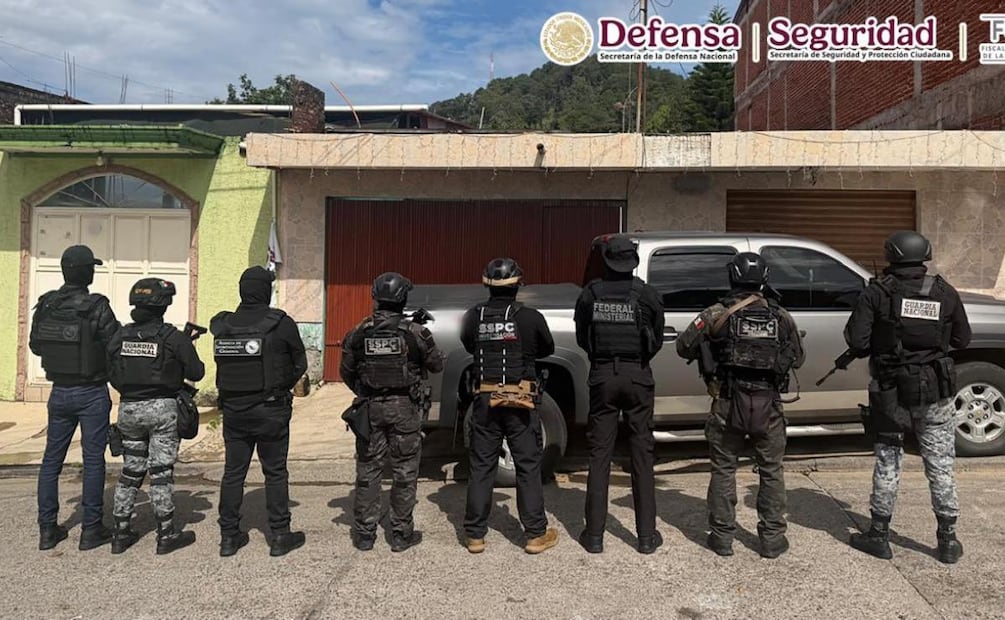 Detienen a 12 personas tras órdenes de cateo en Uruapan y Ziracuaretiro, Michoacán. (11/08/2026). Foto: Especial