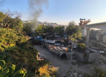 Vecinos de El Capulín en Álvaro Obregón bloquean obra del Tren Interurbano; exigen solución a daños en viviendas