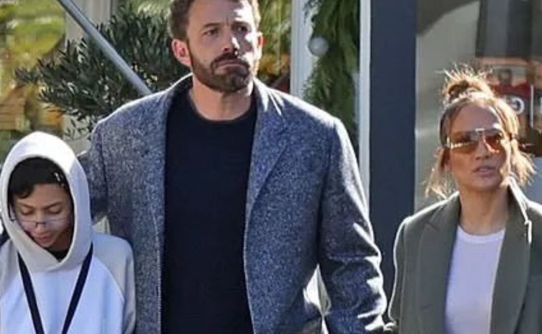Max, Ben Affleck y Jennifer López. Foto: Twitter @jloqueen_1