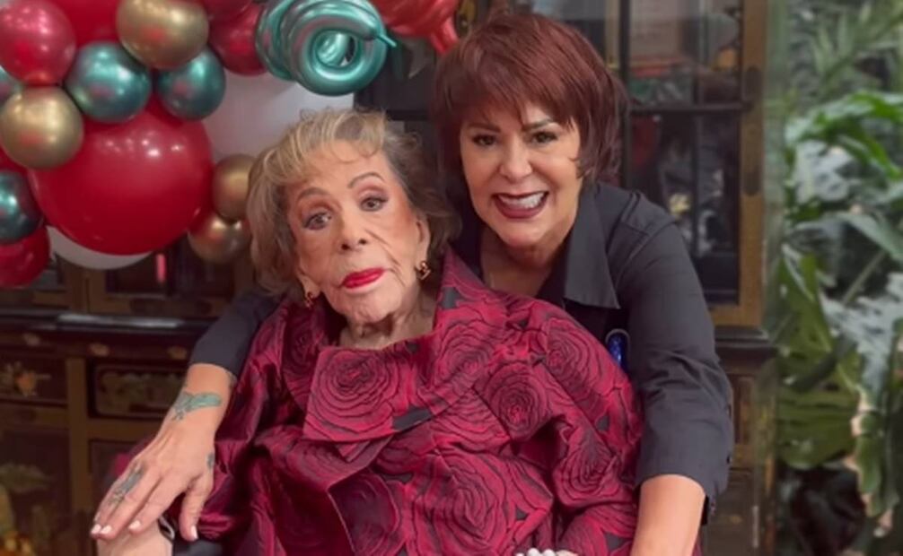 Silvia Pinal con su hija Alejandra Guzmán en su cumpleaños. Septiembre de 2024.