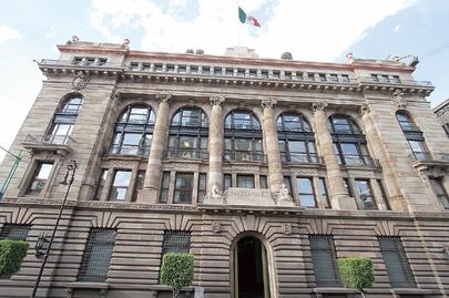 Hacienda usa remanentes de Banxico para reducir deuda pública en 83%; permitirá disminuir amortizaciones de deuda externa