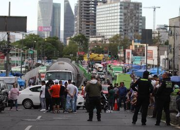 Vecinos de Tacubaya bloquean Av. Jalisco en la Miguel Hidalgo por falta de agua