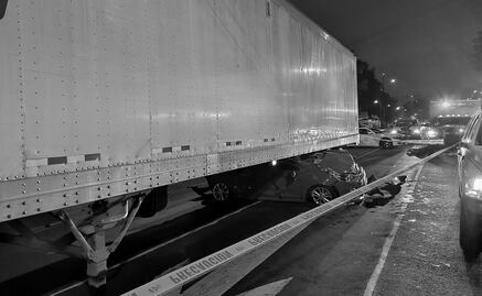 Muere conductor de auto tras quedar debajo de tráiler en accidente sobre Eje 3 Sur y Dr. Vértiz